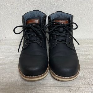Tahari Black Boots Size 2